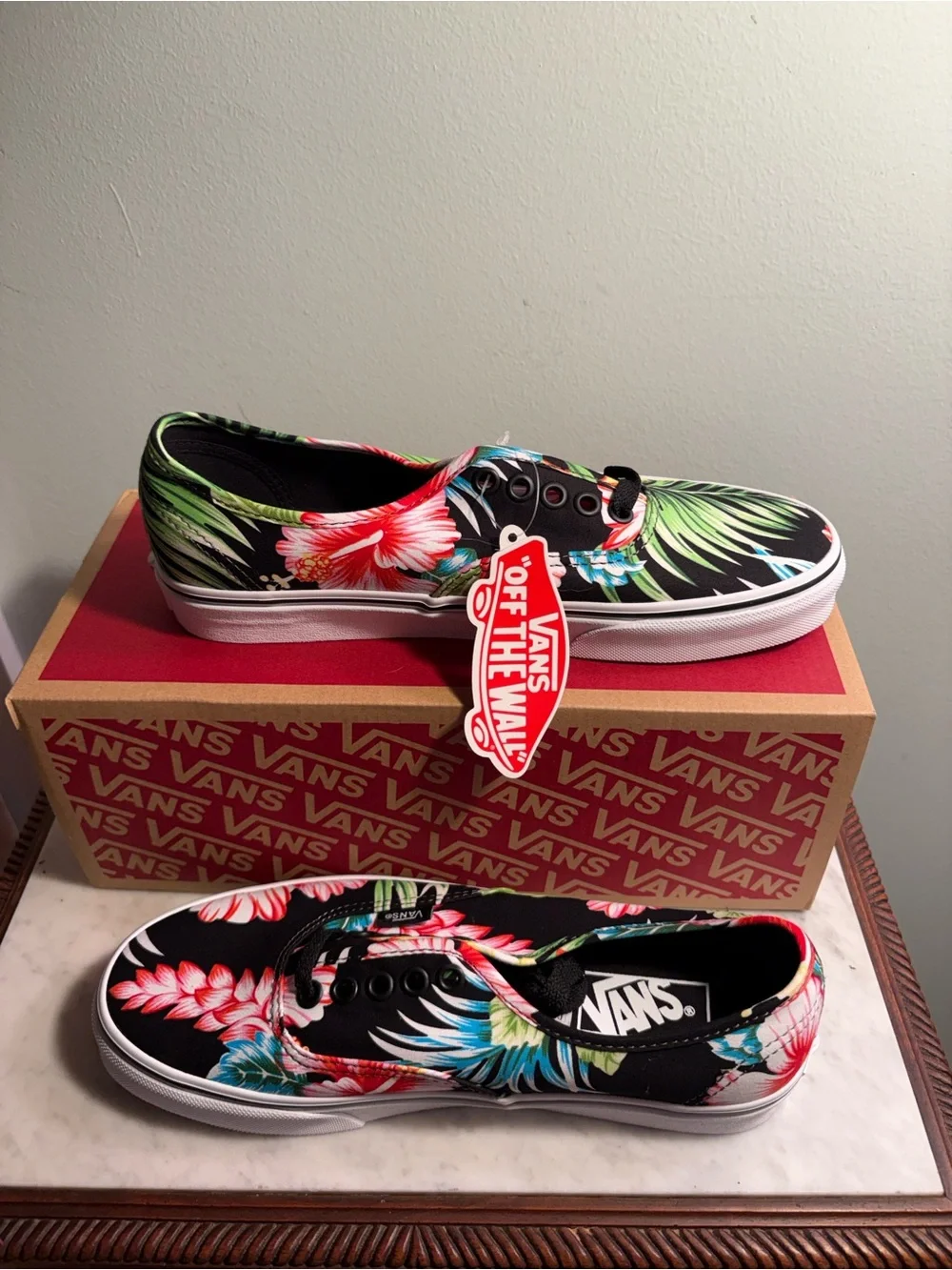 Vans Authentic Hawaiian Floral Black Canvas Women’s 8 Men’s 6.5 New in Box